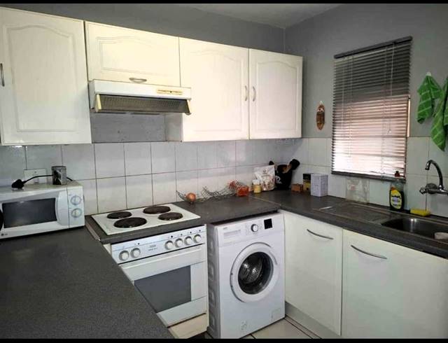 1 BEDROOM TOWNHOUSE FOR SALE IN BRACKENDOWNS